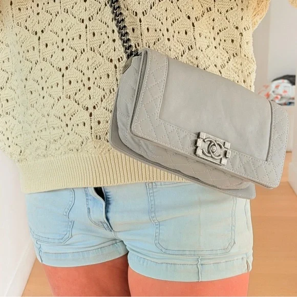 Trendy Grey Chanel Boy Bag - Med- Certificate - Picture 4 of 11